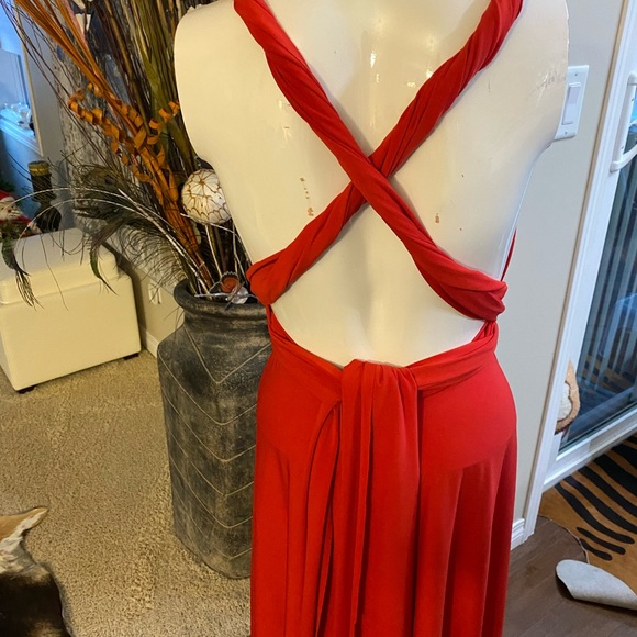 Beautiful red dress for any occasion. - Picture 12 of 15